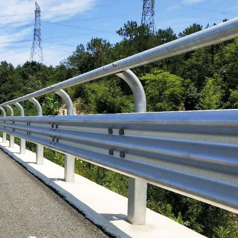 Cow horn wave guardrail