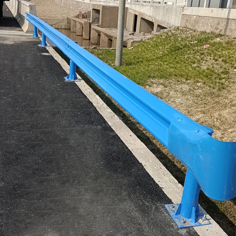 Plastic spray corrugated guardrail
