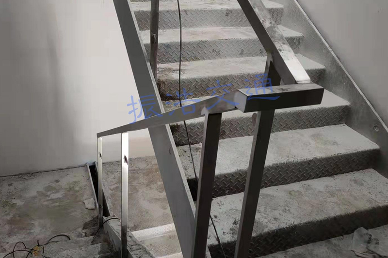 Stainless steel guardrail
