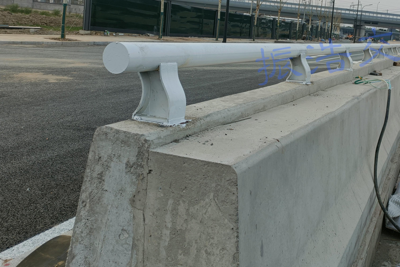 Steel pipe guardrail