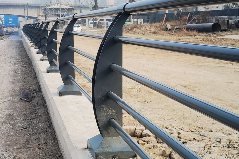 Road guardrail