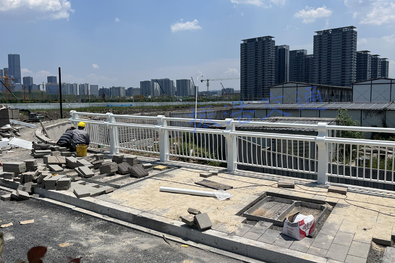 Aluminum alloy guardrail