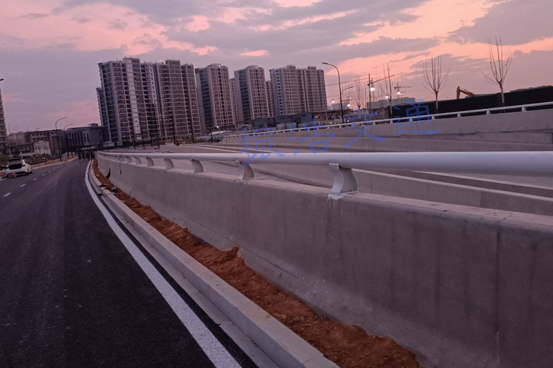 Steel pipe guardrail